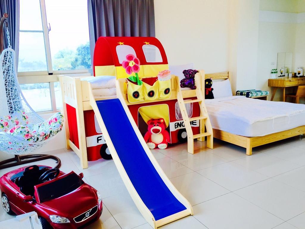 Running Kids B&B Цзяоси Экстерьер фото