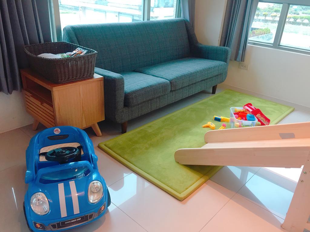 Running Kids B&B Цзяоси Экстерьер фото