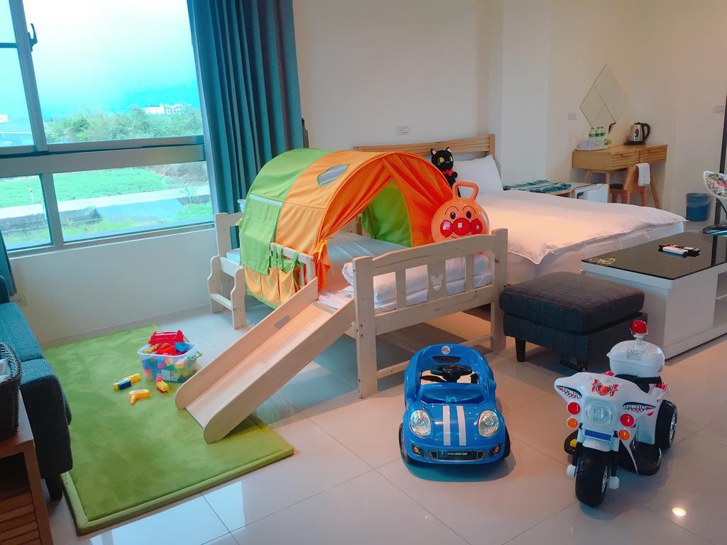 Running Kids B&B Цзяоси Экстерьер фото